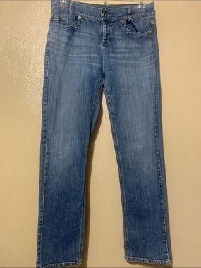 DKNY size 10 Straight-Leg Jeans in Light Blue Wash